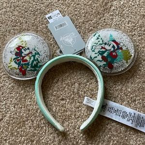 Disney snow globe Ears